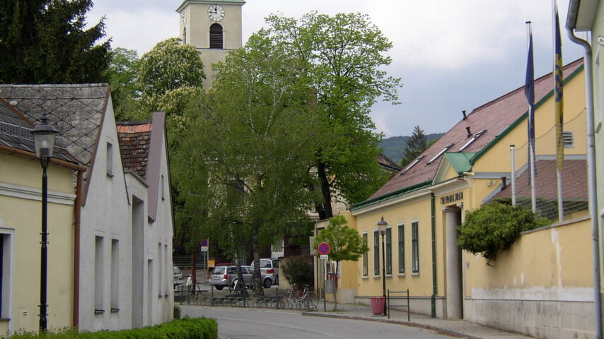 Thermalbad Bad Fischau / Foto: Wolfgang Glock, Public domain, via Wikimedia Commons