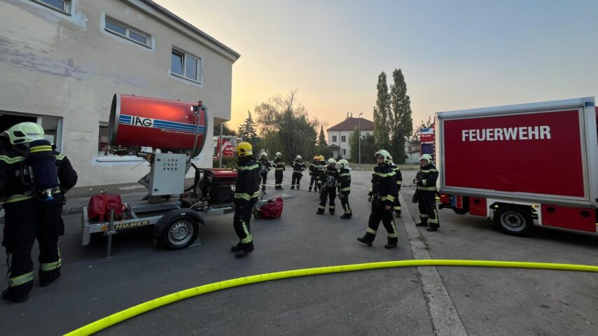 Brand in Abfallentsorgungsbetrieb / Foto: Presseteam d. FF Wr. Neustadt