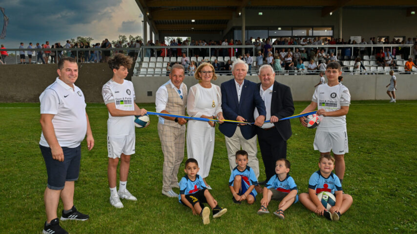 Eröffnung Sportplatztribüne in Neunkirchen / Foto: © NLK Filzwieser